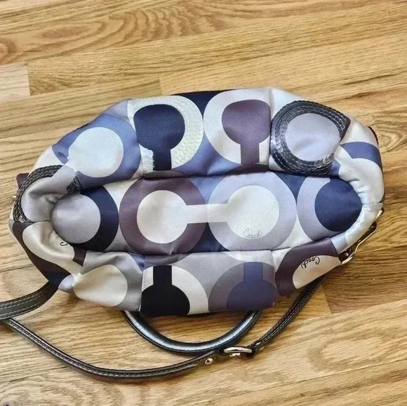 Coach Circle and Sequin Bag EUC - Picture 12 of 13